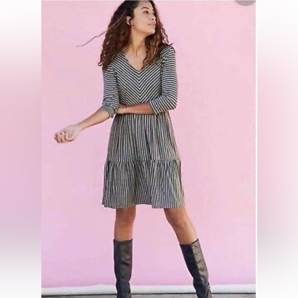 Matilda Jane Lovely Day Dress Size Small Comfortable Fit